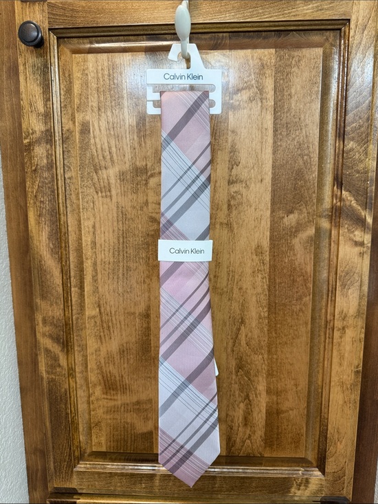 Calvin Klein Other - Calvin Klein Portia Plaid Mauve and Gray Men’s Neck Tie